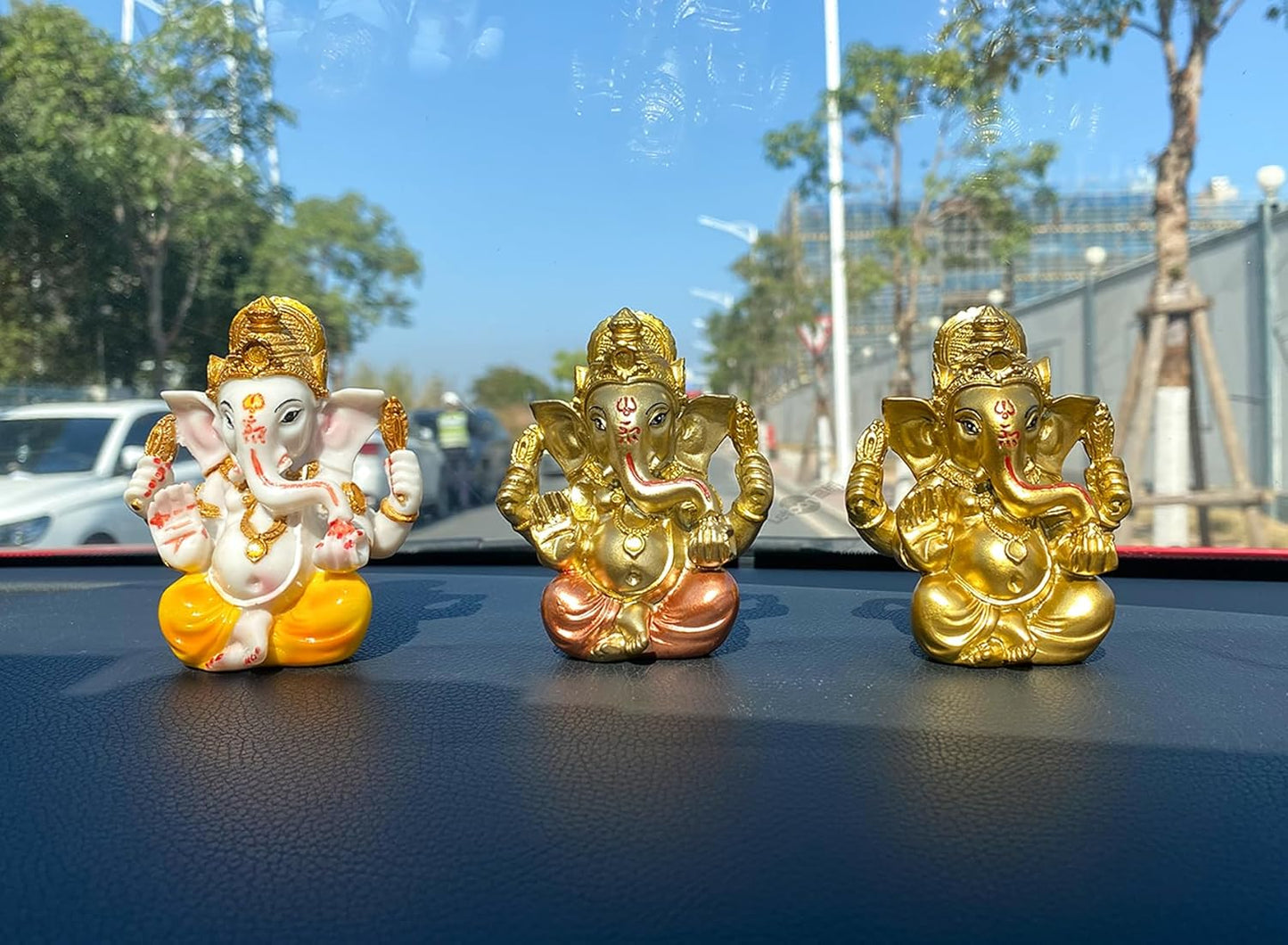 alikiki Hindu God Lord Ganesha Staue - India God Ganesh Idol for Car Dashboard Decor Birthday Gifts for Indian Man Women Home Mandir Temple Pooja Item Diwali Puja Gifts Yoga Room Altar Decor