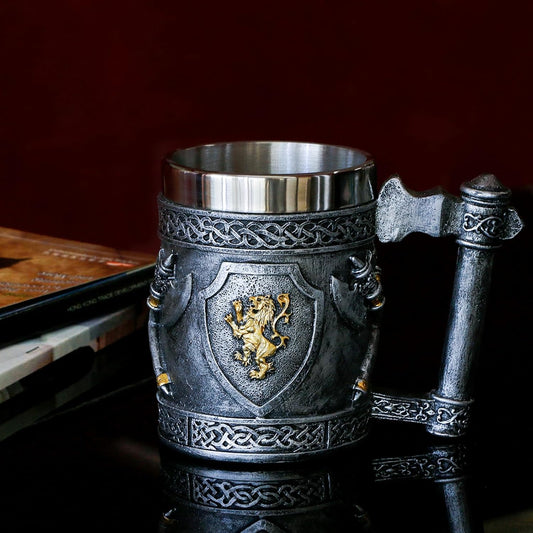 Medieval Viking Axes Mug Gifts for Men, English Gold Lion Shields Beer Steins Tankard Stainless Coffee Cup Renaissance Art Norse Decor Home Kitchen Party Decoration Drinkware