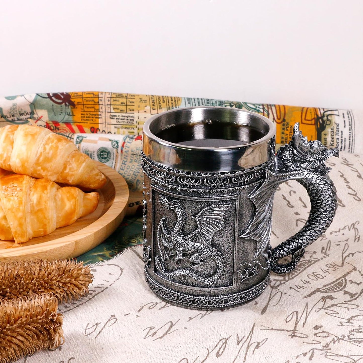 Medieval Roaring Dragon Mug - Dungeons and Dragons Beer Stein Tankard Drink Cup - 15.8oz Stainless Coffee Mug for GOT Dragon Lovers Collector Ideal Novelty Gothic Father Day Gift Party Decoration